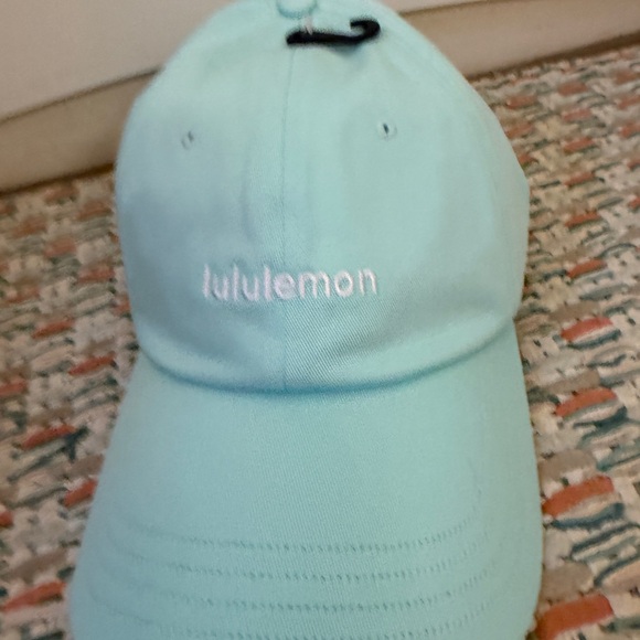 Lululemon Athletica Light Blue Cap - Picture 1 of 2